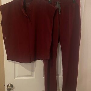 FIGS Technical Collection SCRUB SET - BURGUNDY - Top SZ M Pants SZ L/Tall
